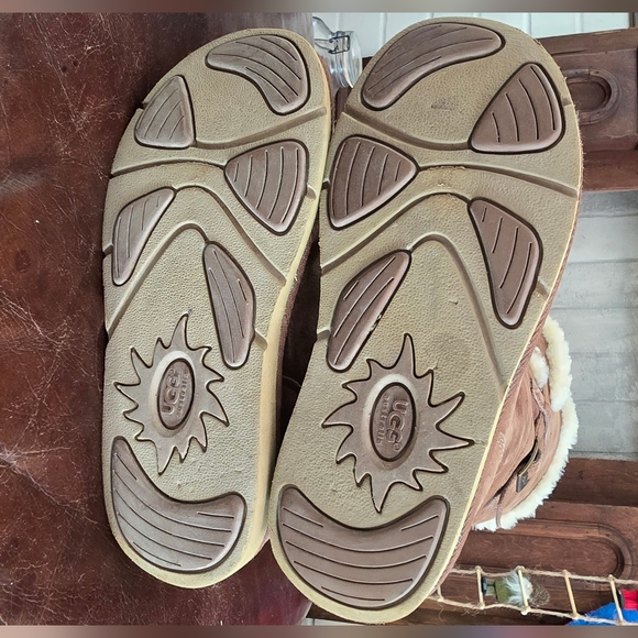 UGG Australia Women's Brown Suede l Mid Calf Boots  US 6 - Picture 8 of 11